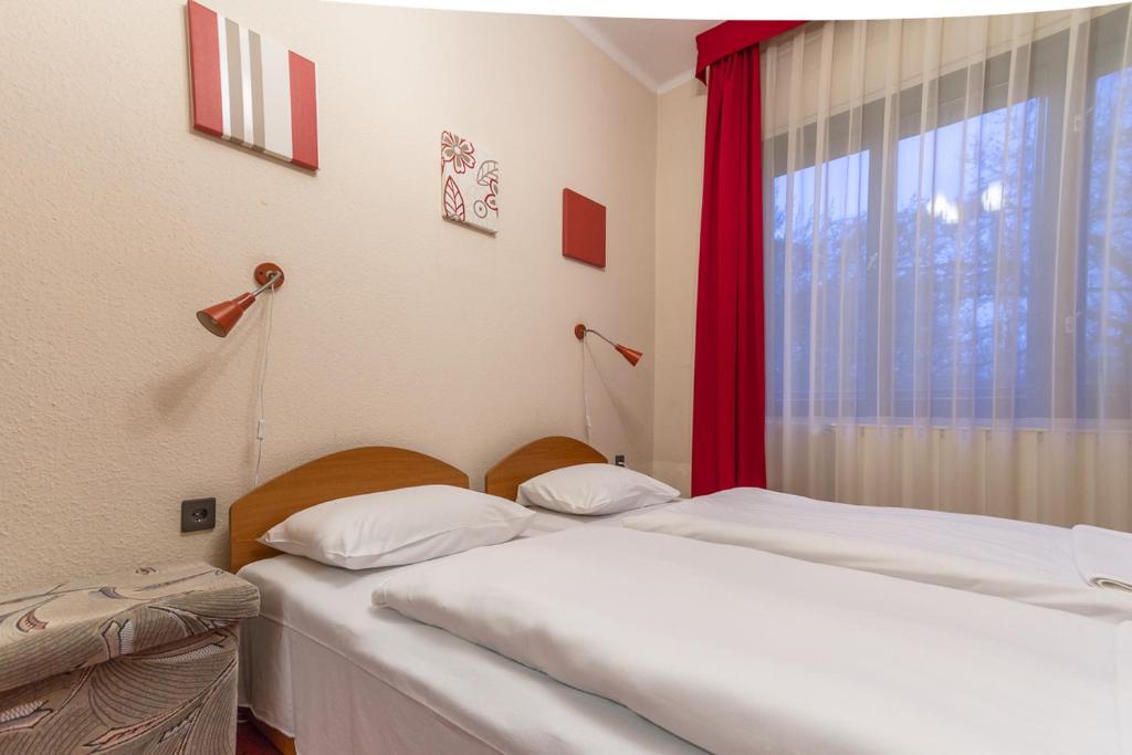 Vadregeny Panzio Bed & Breakfast Esztergom Phòng bức ảnh